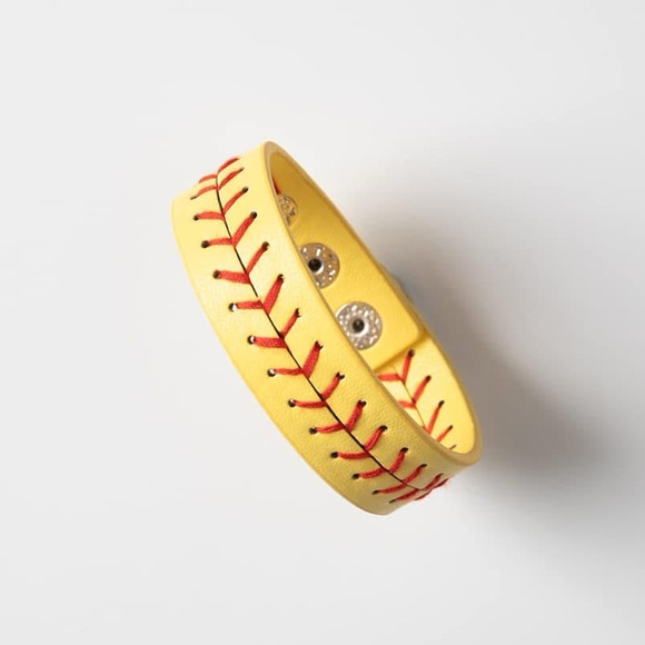 NEW Softball Bracelet 🥎 - Picture 3 of 7